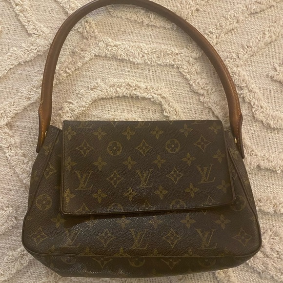 Louis Vuitton Bag - Picture 4 of 17
